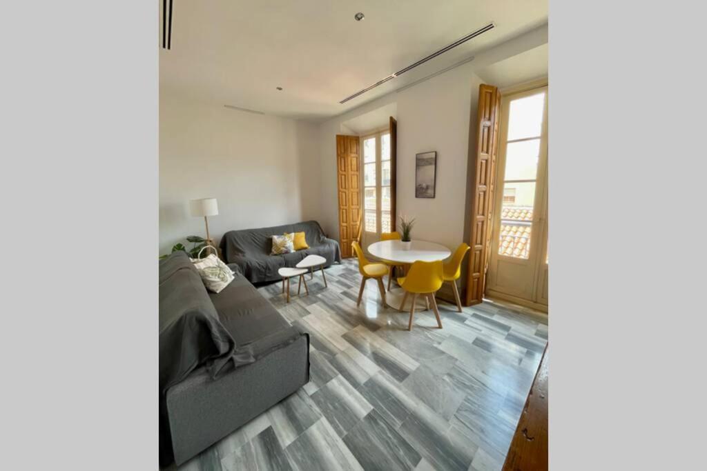 Picasso'S Birth House Charming Apartment Málaga Esterno foto